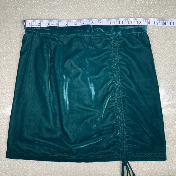 Free People Green Velvet Mini Skirt Size 2 - Picture 4 of 7